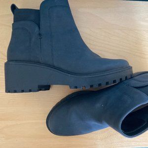 Dolce Vita Rielle Black Bootie Size 7.5 DV